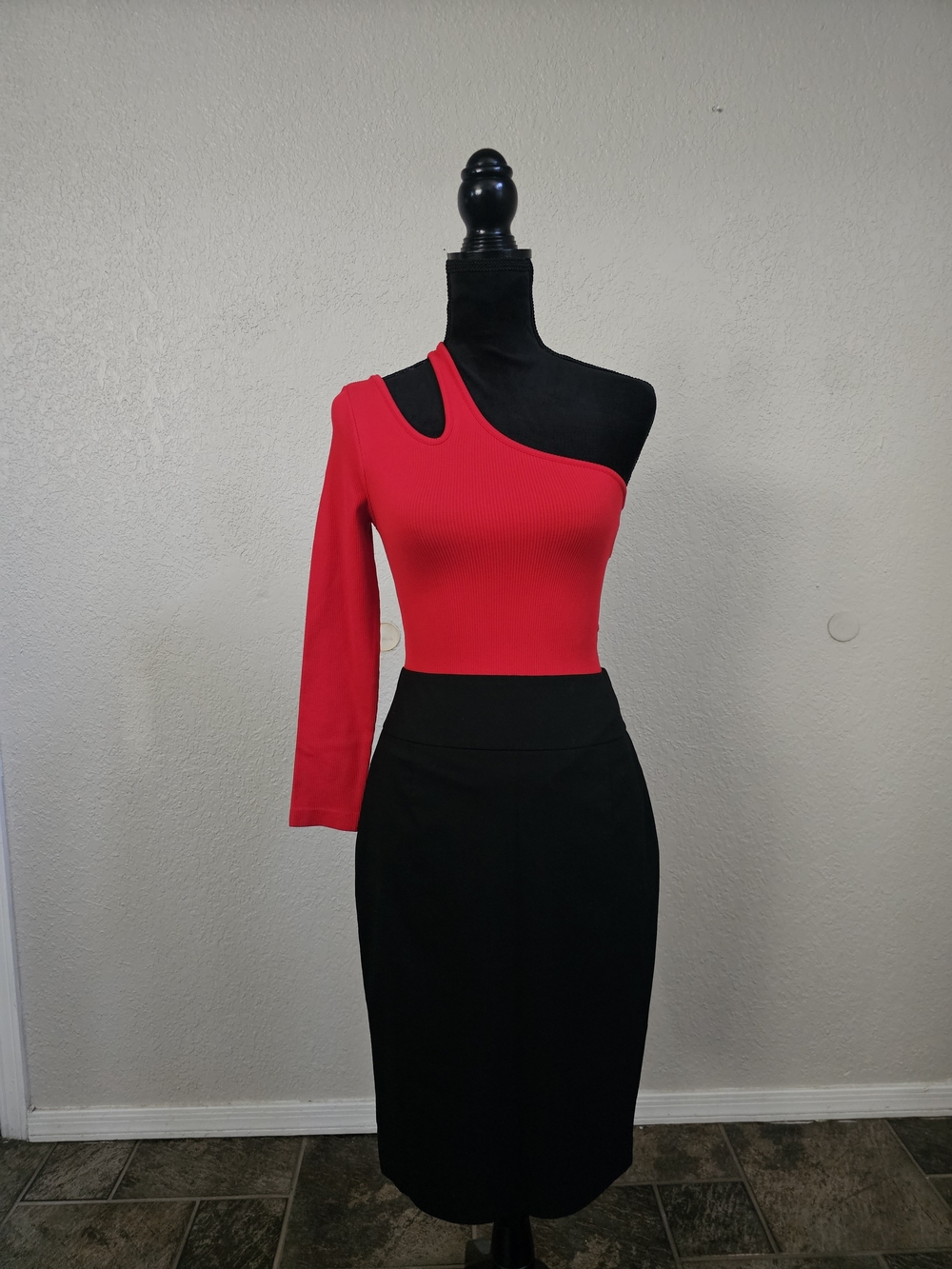 Suzzete Asymmetrical One-Shoulder Red Bodysuit  XS/S -  NWOT